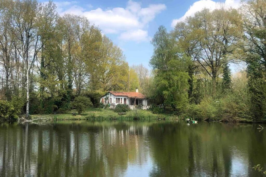 La Petite Maison au bord de l’étang Chirac  Exterior foto